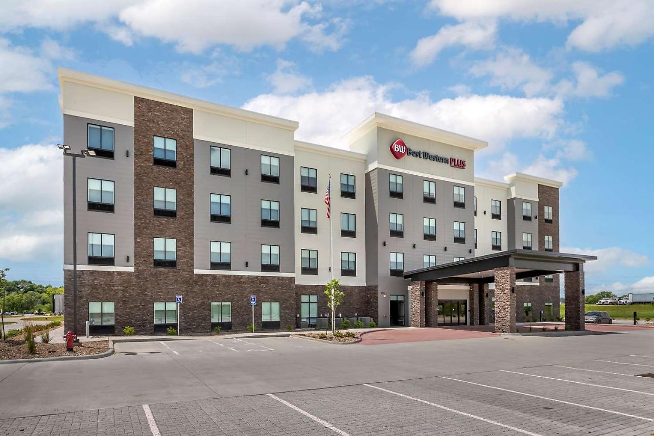 La Quinta Inn & Suites By Wyndham Coralville Iowa City Exterior foto